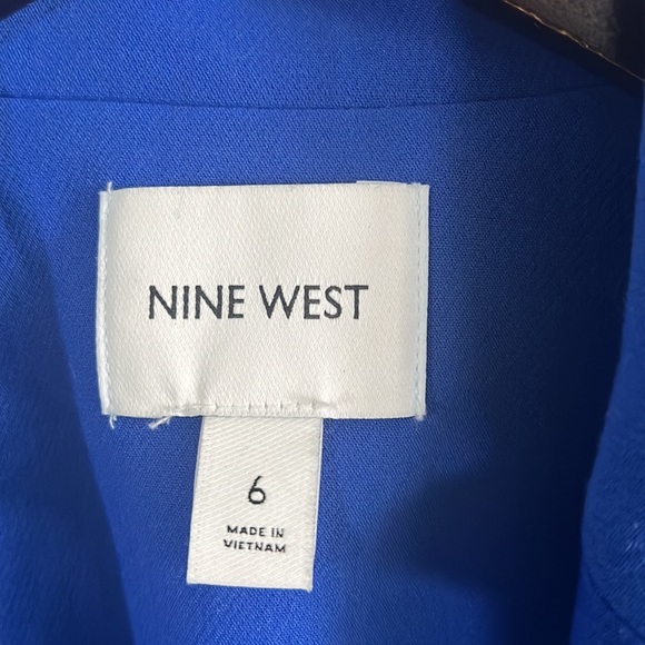 NINE WEST. Royal Blue Blazer in excellent condition! - Picture 3 of 3